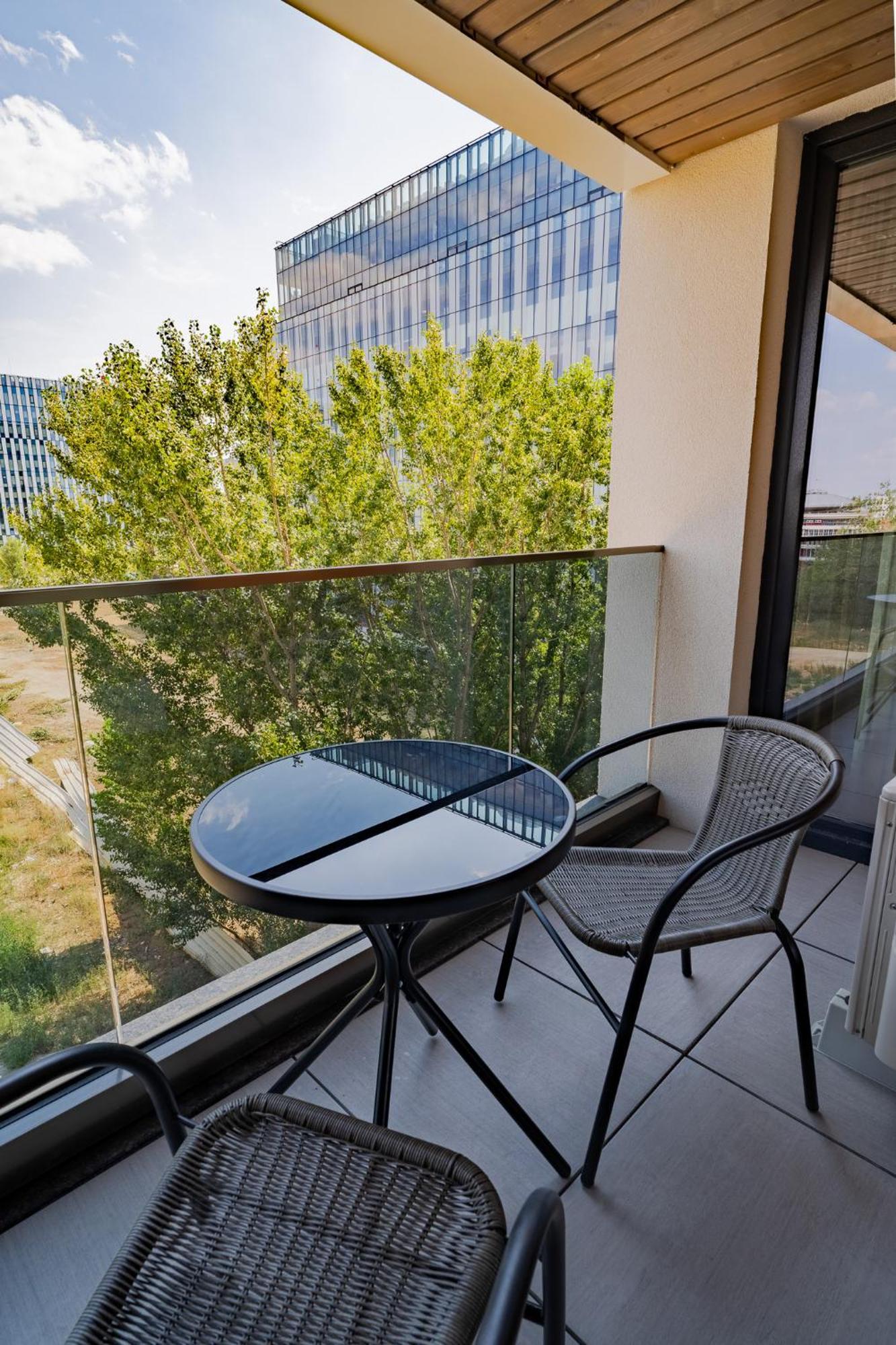 Amazing View Apartments - Iuliu Maniu & Politehnica Park Bucharest Exterior photo